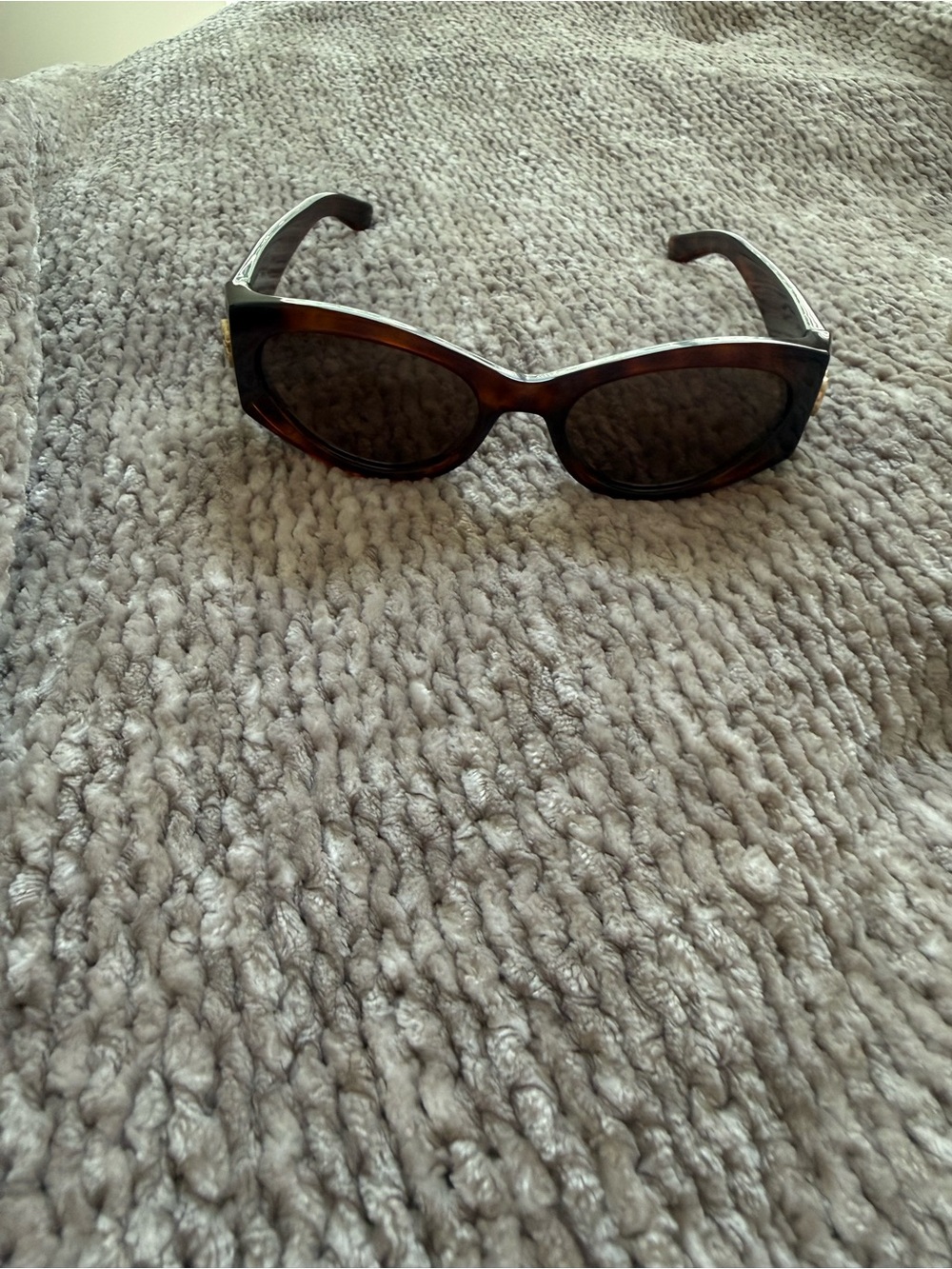 NWT Gucci Tortoiseshell Oval Sunglasses with Brown Lenses
